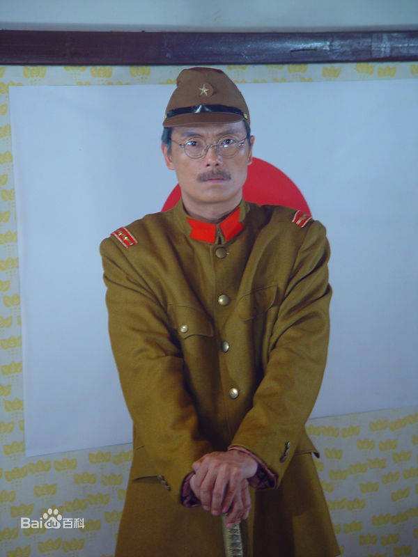 周卫星前后照片