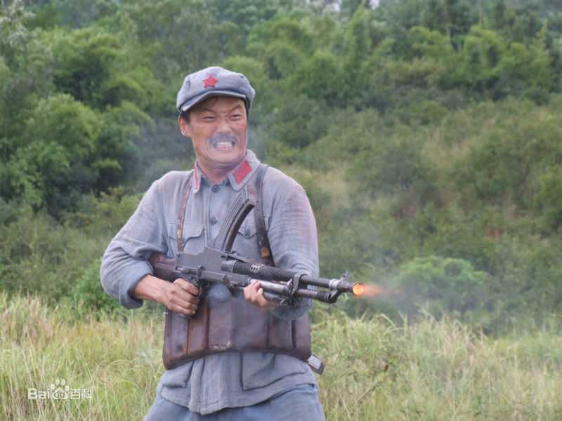 周卫星前后照片