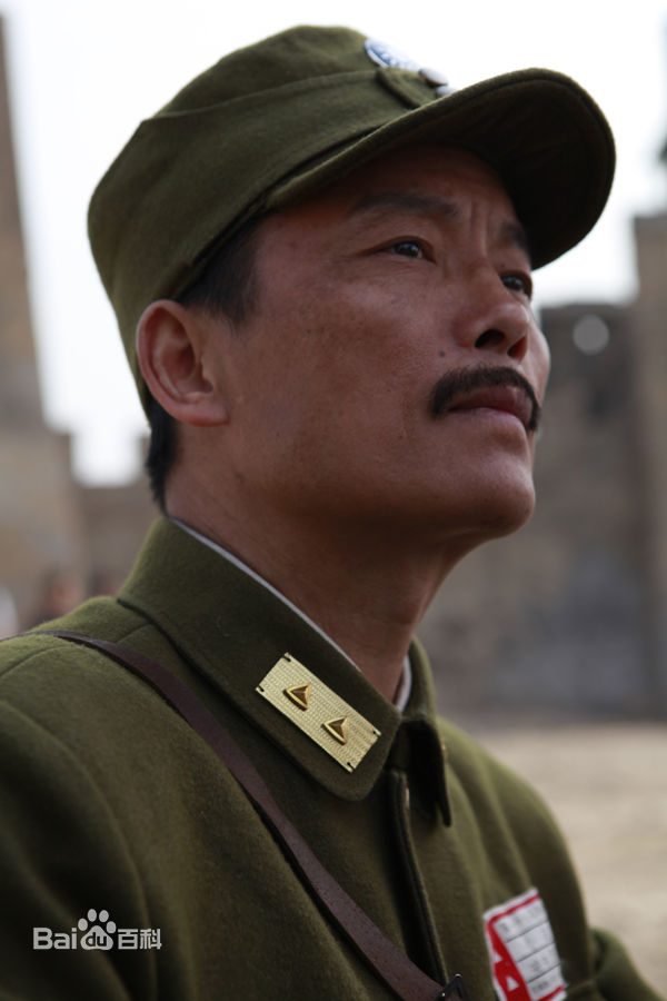 周卫星前后照片