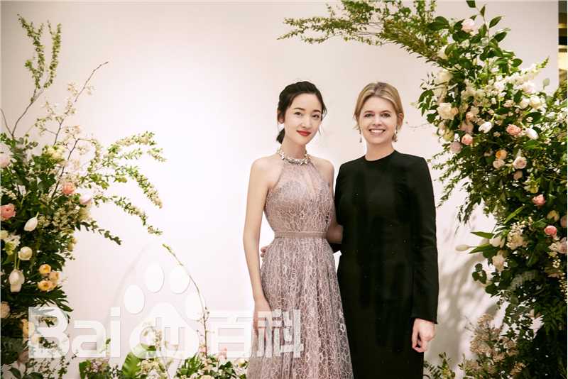 王妍苏前后照片