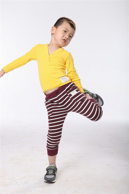 武东博代言求进童鞋图片图集