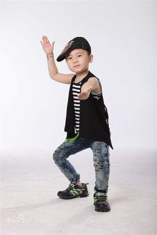 武东博代言求进童鞋图片图集