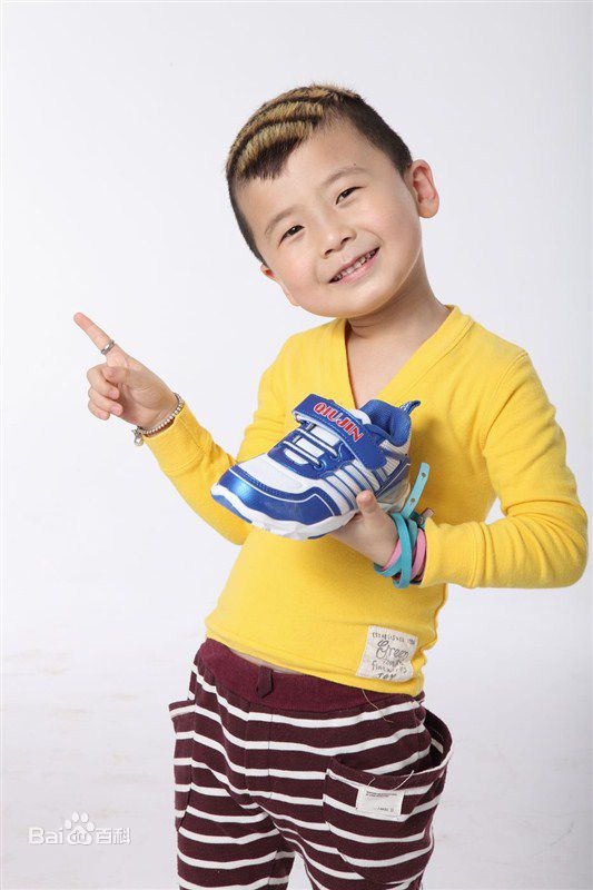 武东博代言求进童鞋图片图集