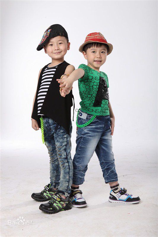 武东博代言求进童鞋图片图集