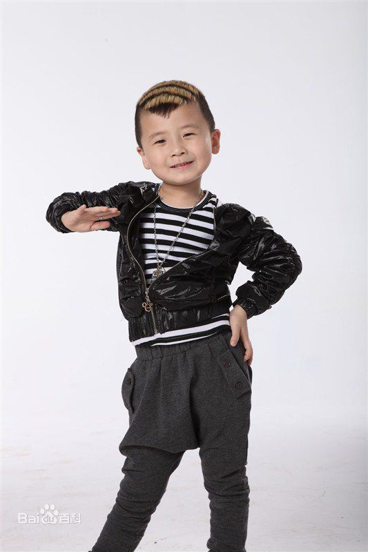 武东博代言求进童鞋图片图集