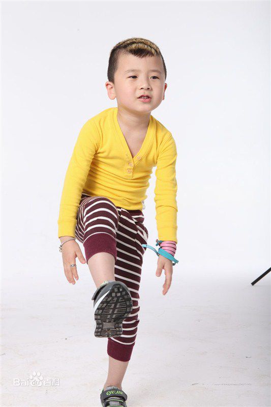 武东博代言求进童鞋图片图集