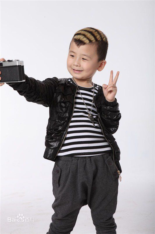 武东博代言求进童鞋图片图集