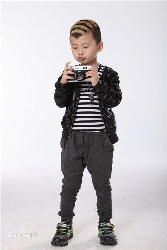 武东博代言求进童鞋图片图集