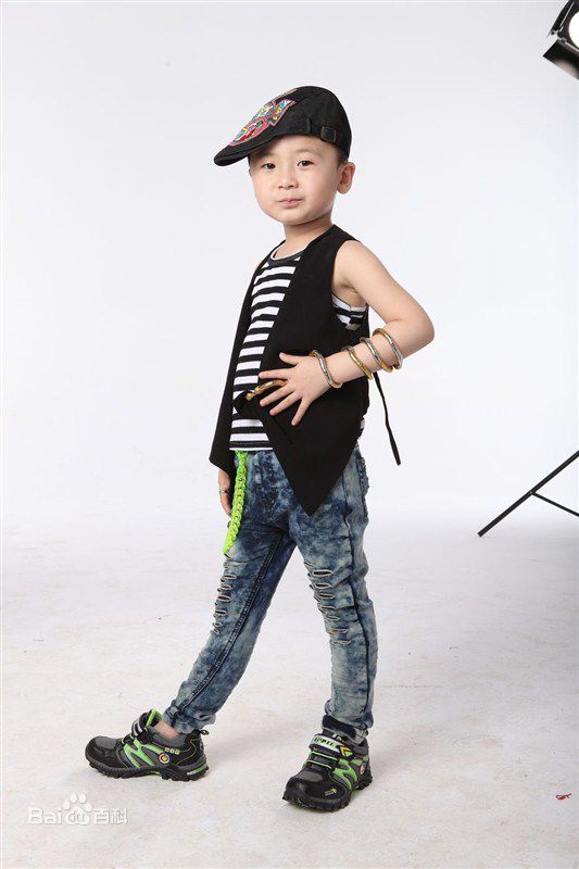 武东博代言求进童鞋图片图集