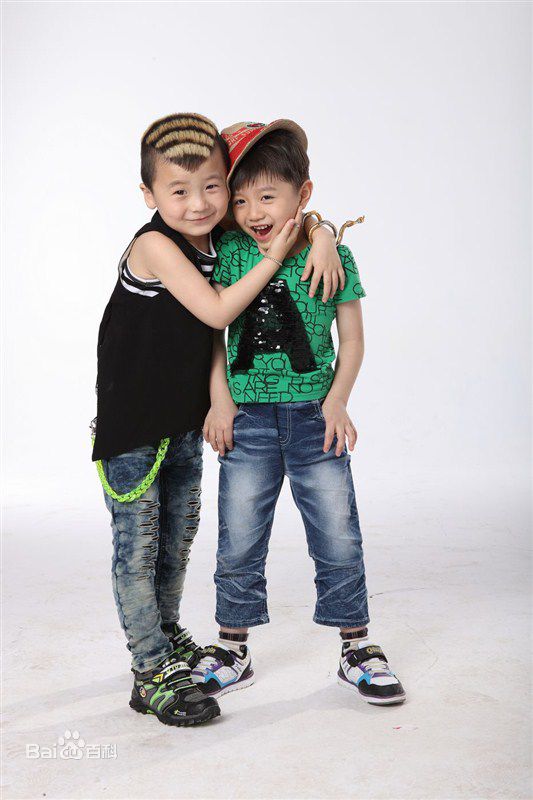 武东博代言求进童鞋图片图集