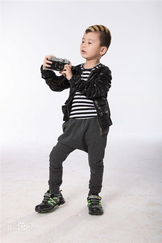 武东博代言求进童鞋图片图集