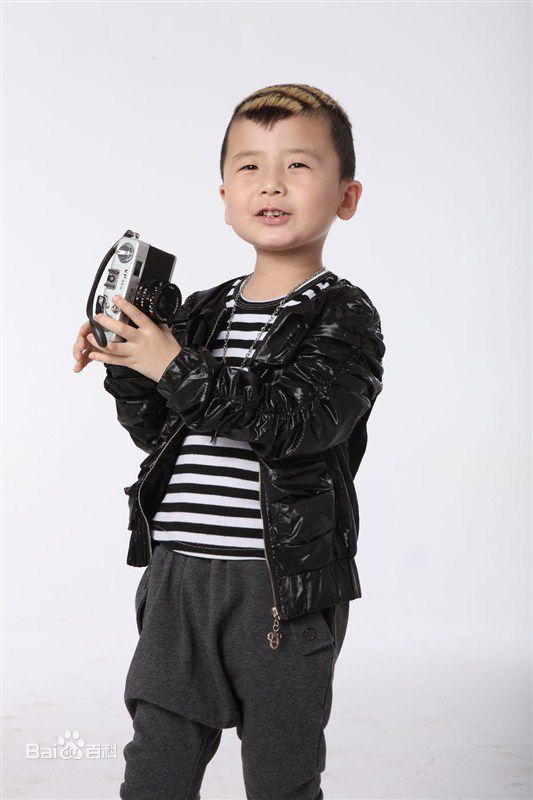 武东博代言求进童鞋图片图集