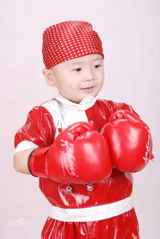 武东博幼时艺术照生活照