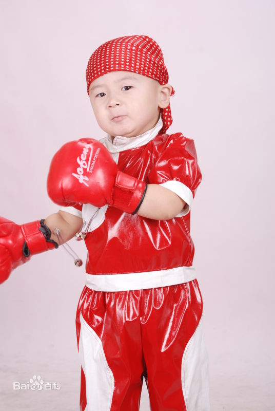 武东博幼时艺术照生活照