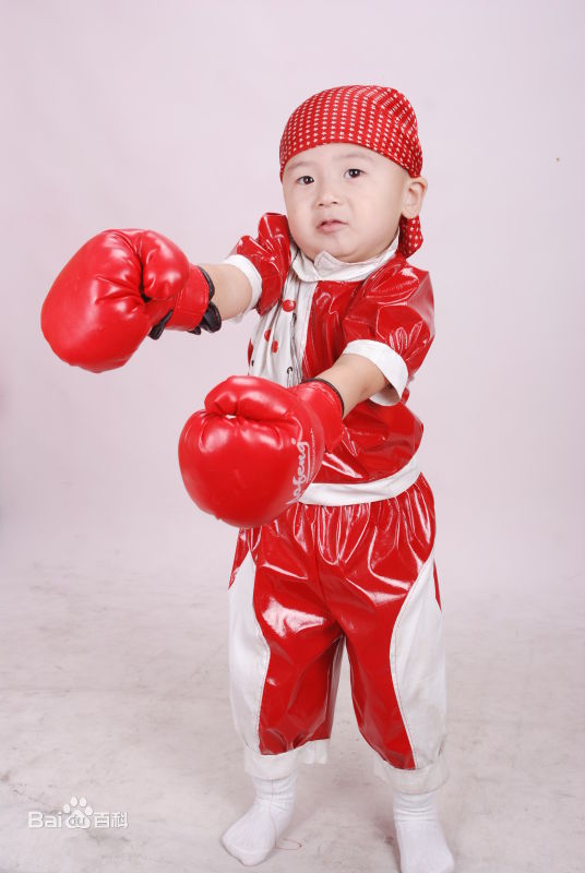 武东博幼时艺术照生活照