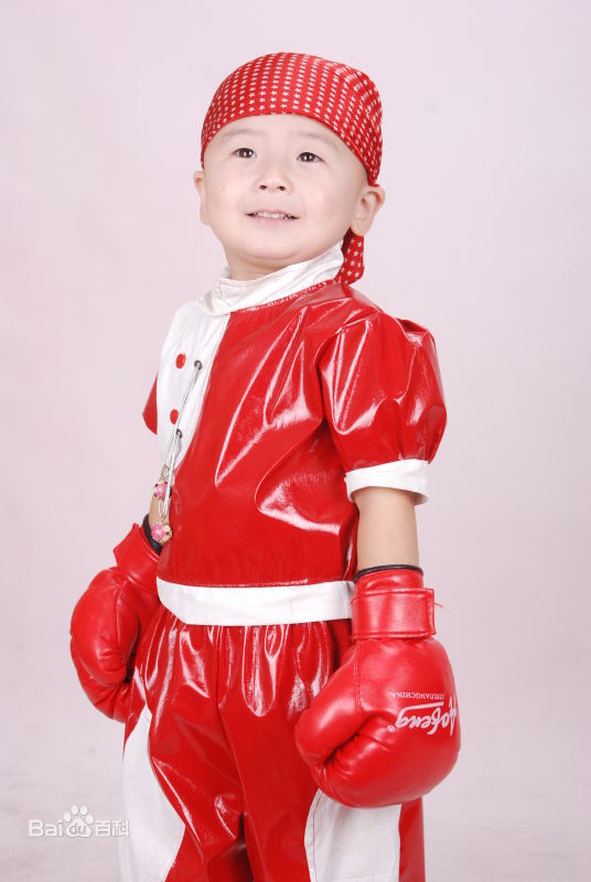 武东博幼时艺术照生活照