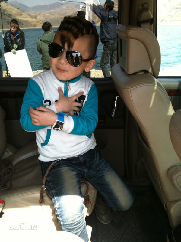 精选武东博在《并肩作战》-聪聪中的图册