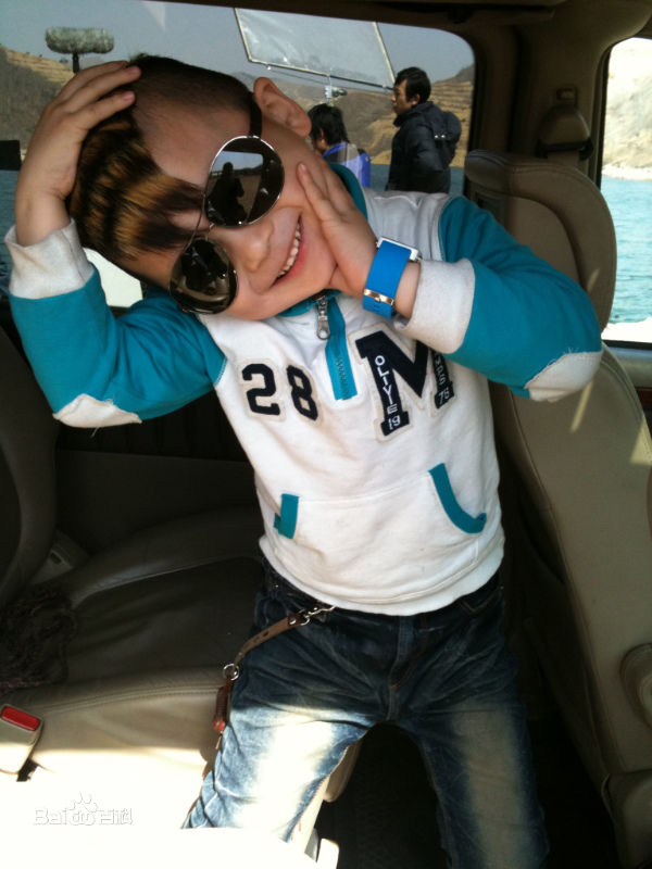 精选武东博在《并肩作战》-聪聪中的图册