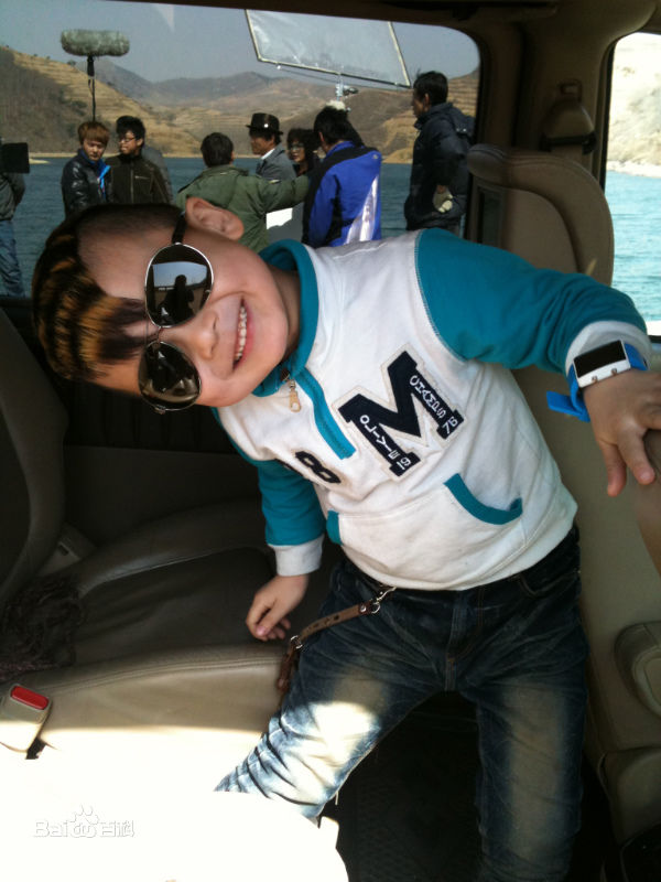 精选武东博在《并肩作战》-聪聪中的图册