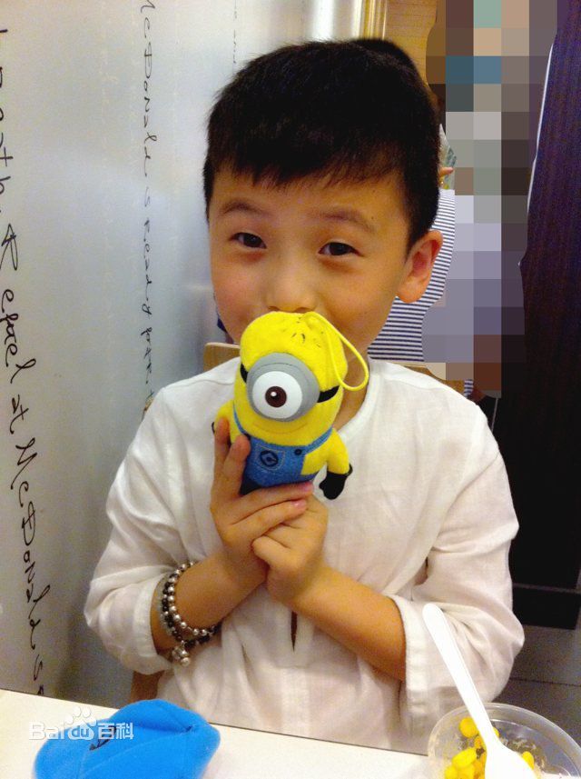 武东博生活照前后照片