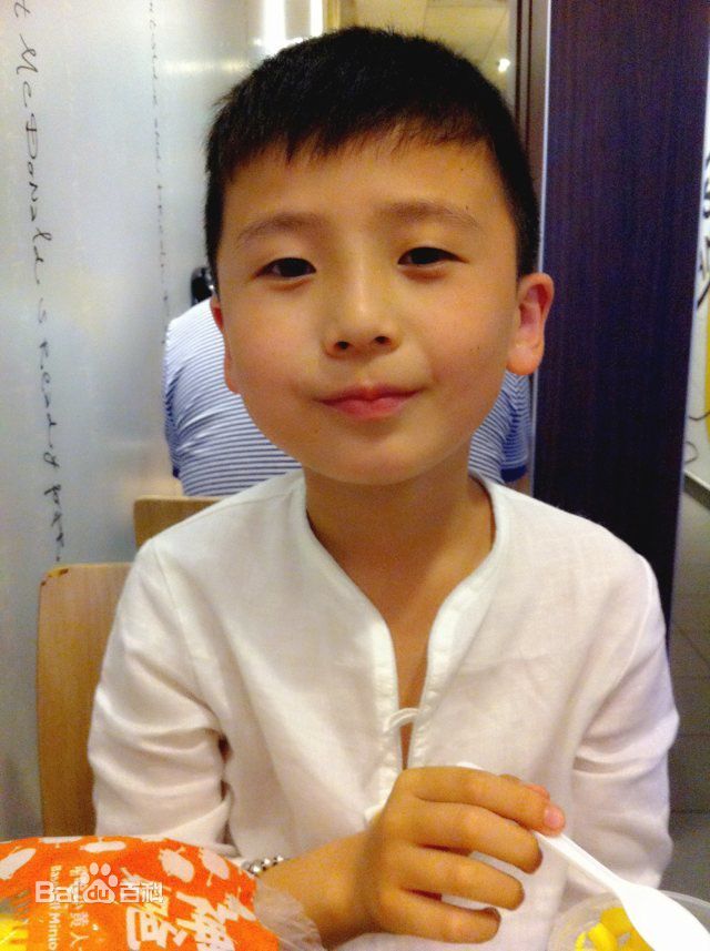 武东博生活照前后照片