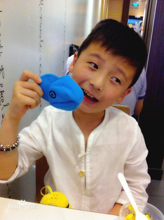 武东博生活照前后照片