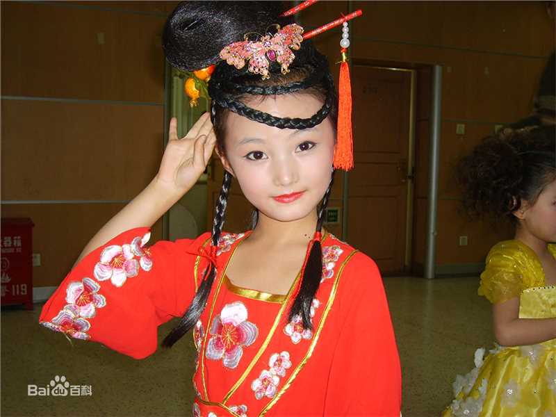 牛欣欣(Angel)中央电视台前后照片