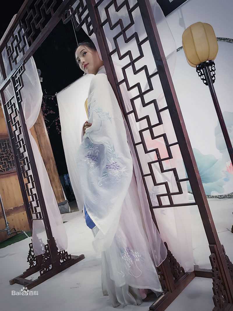 牛欣欣(Angel)湖南卫视壁纸壁纸