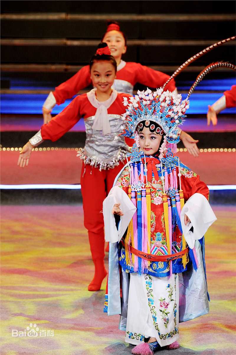 牛欣欣(Angel)山东卫视生活照