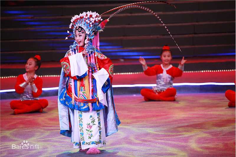 牛欣欣(Angel)山东卫视生活照