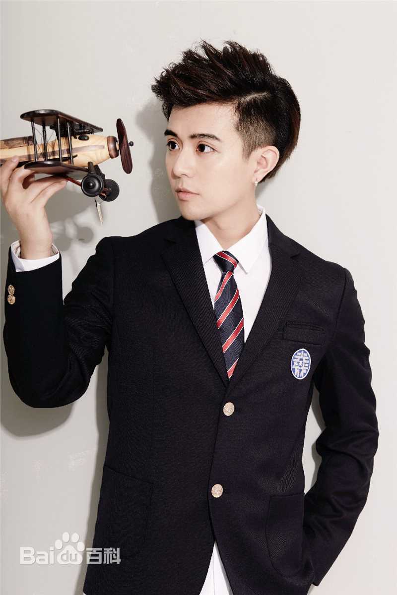 徐嘉苇(Jovi)快乐天团8090前后照片