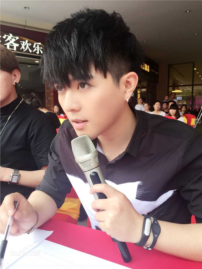 徐嘉苇(Jovi)南宁加油美少女图片图集