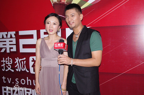 彭博红毯风采前后照片