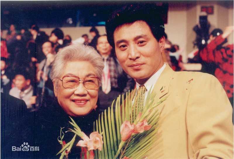 刘忠虎获主持人奖照片前后照片