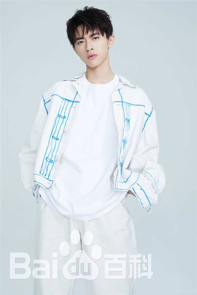 最全张逸杰素颜照