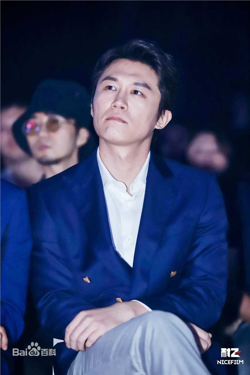 孙岩活动照片素颜照壁纸