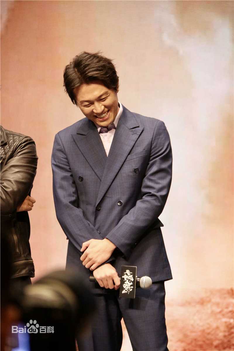 孙岩在《悍城》发布会中的