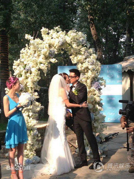 金池(J.C)婚礼现场性感图片图集