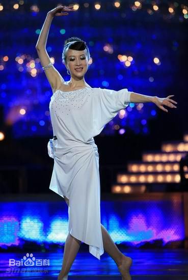 最新金巧巧(Qiaoqiao Jin)在参加《舞林大会》中的图集