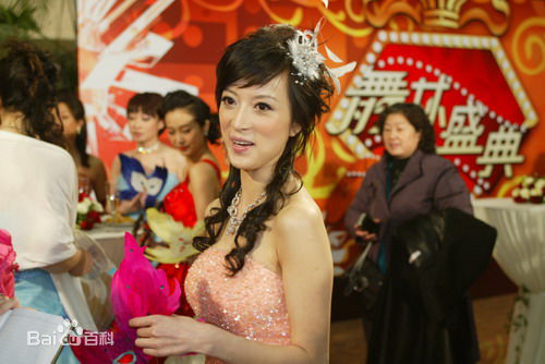 最新金巧巧(Qiaoqiao Jin)在参加《舞林大会》中的图集