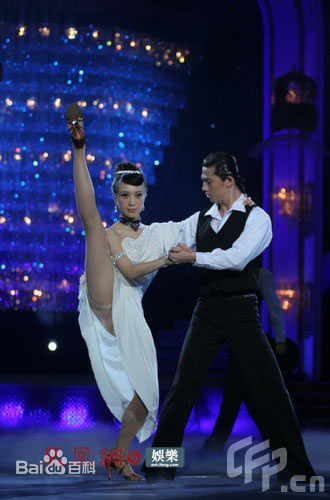 最新金巧巧(Qiaoqiao Jin)在参加《舞林大会》中的图集