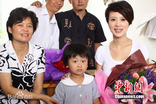 金巧巧(Qiaoqiao Jin)慈善活动性感图片壁纸