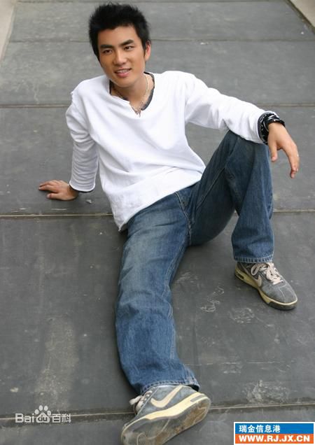 高海博(nicky)个人宣传照素颜照壁纸