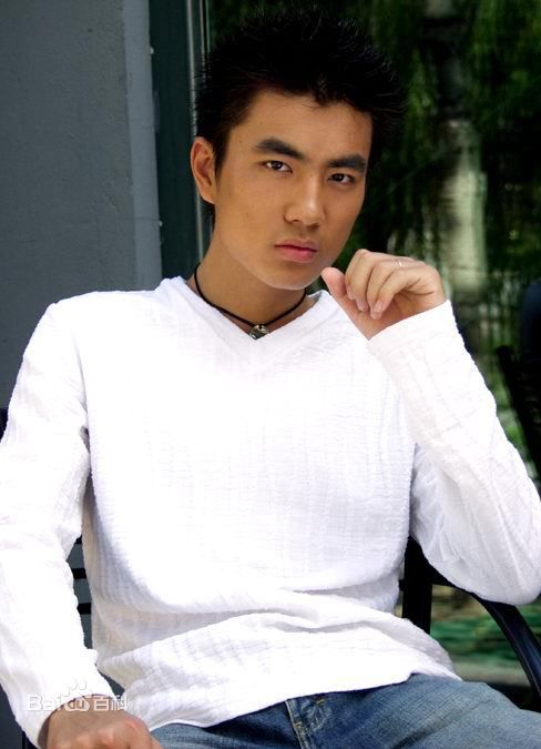 高海博(nicky)个人宣传照素颜照壁纸