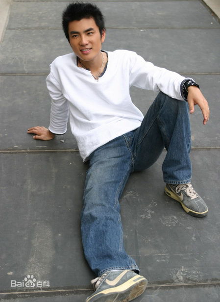 高海博(nicky)个人宣传照素颜照壁纸