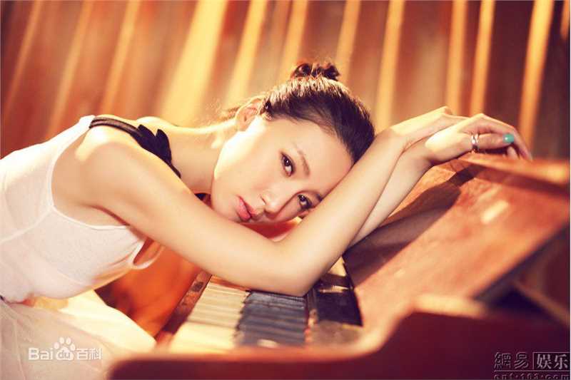 刘梓妍(Candy Liu)最新唯美显女人味壁纸