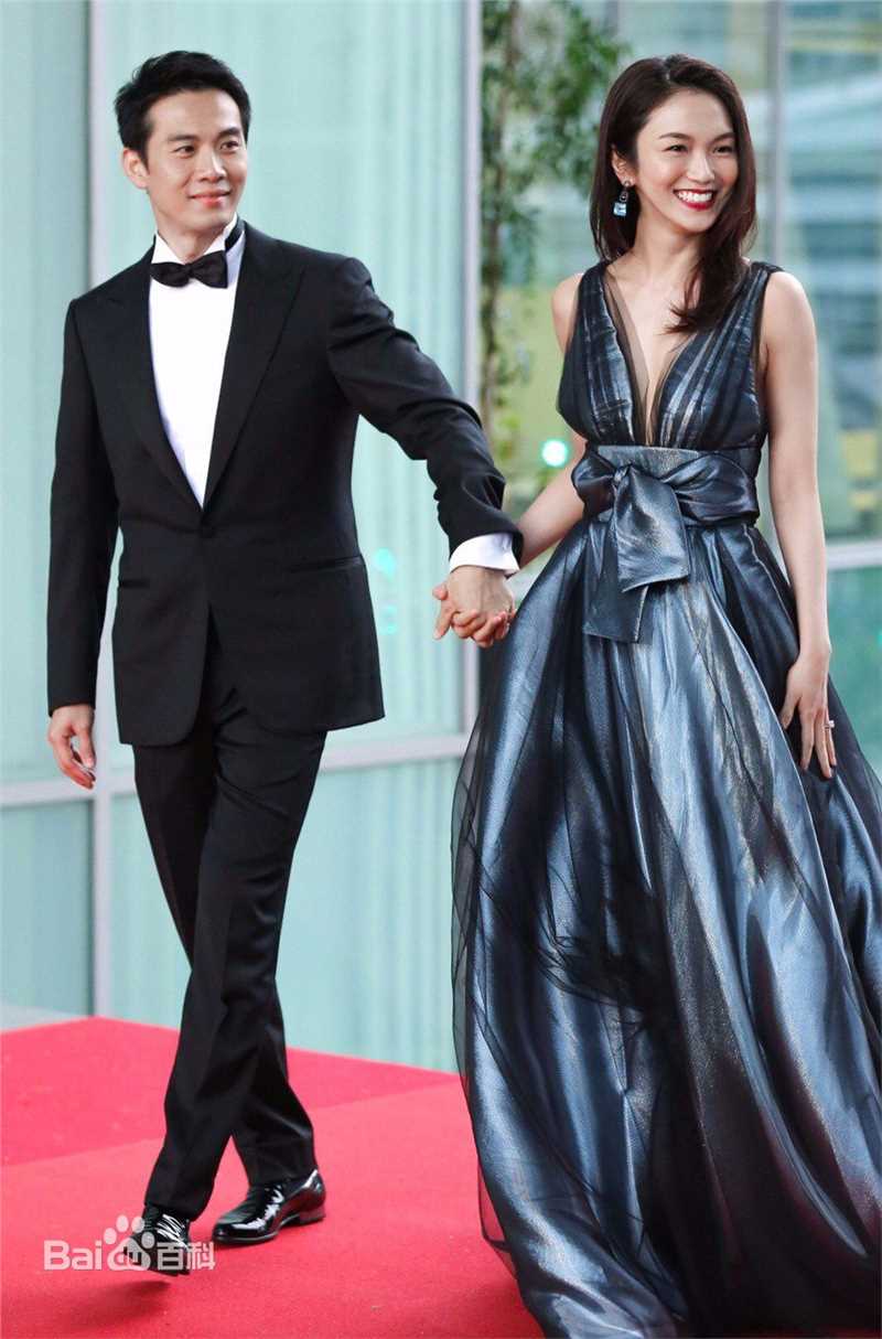 戚玉武获奖素颜照壁纸