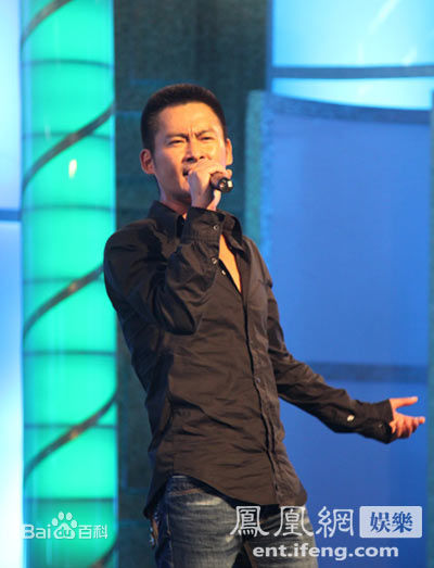 景岗山帅照生活照