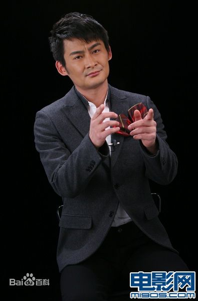 景岗山帅照生活照