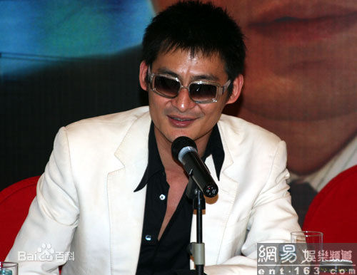 景岗山帅照生活照